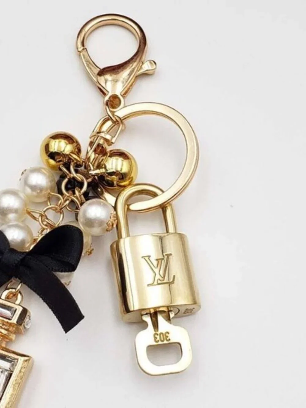 Authentic Louis Vuitton Gold Lock 🔒 Keychain Bag Unbranded N5 Bottle Charm LV - Picture 3 of 10